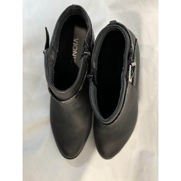 Vionic Upright Upton Black Snakeskin Buckle Heel Booties Womens Size 9 - Picture 2 of 7